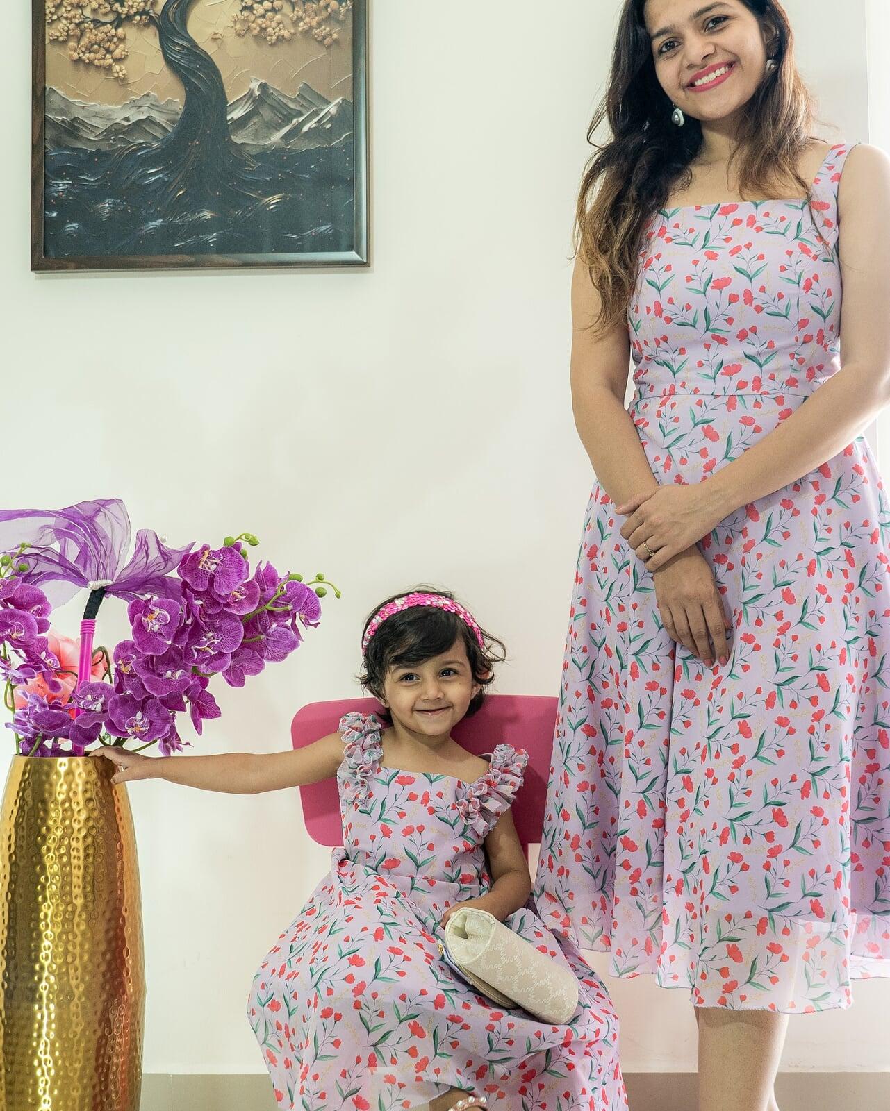 Twinning Outfit Ideas for Mother and Daughter