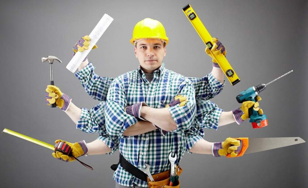 Technician providing home repair service including plumbing, electrical, carpentry and maintenance - Building Doctor Services by Homizon