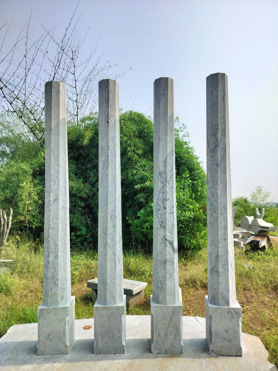 Twisted design Pillars