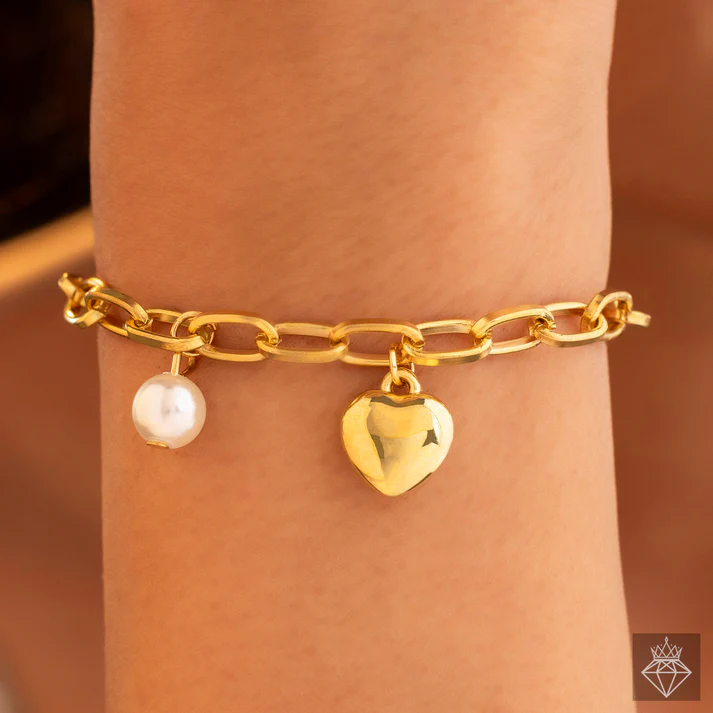 Anti-Tarnish Pearl & Heart Charm Bracelet Anti-Tarnish Pearl & Heart Charm Bracelet