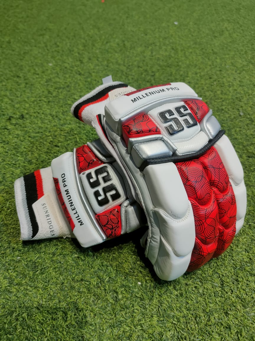 Cricket Batting Gloves SS MILLENIUM PRO