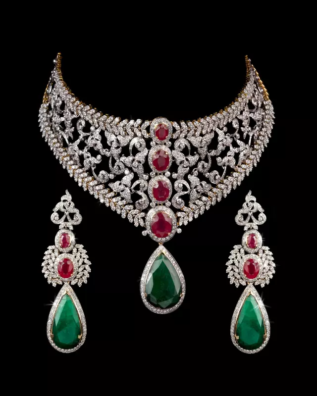 NECKLACE NECKLACE