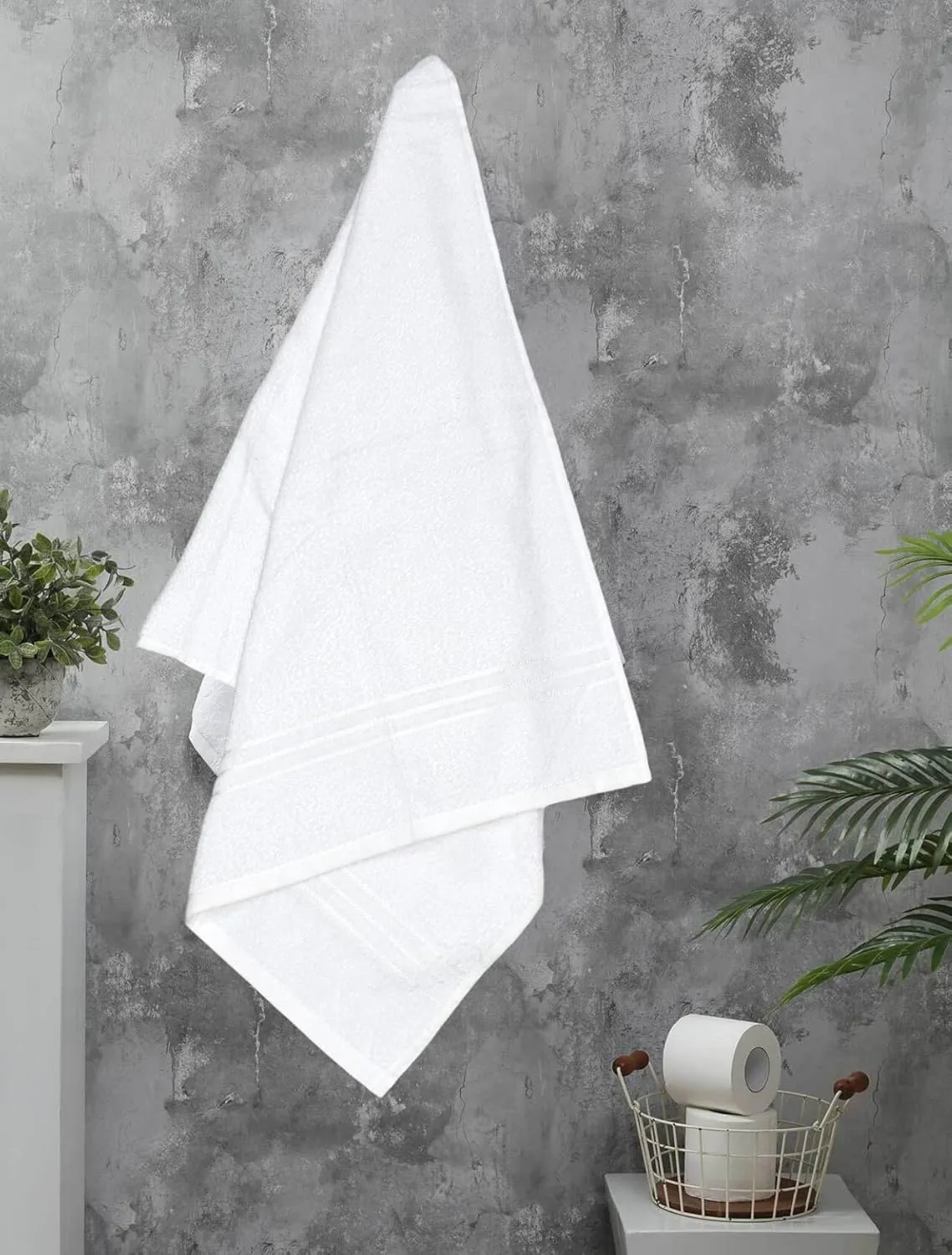 Sofrito Bath Towel - Regular Series - 80% Cotton 20% Polyester - White Sofrito Bath Towel - Regular Series - 80% Cotton 20% Polyester - White