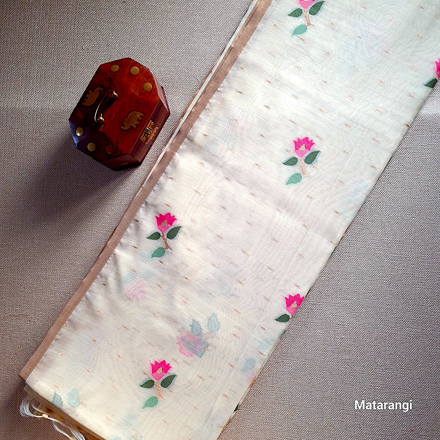 Matarangi Cream Jamdani Silk Cotton Saree Matarangi Cream Jamdani Silk Cotton Saree
