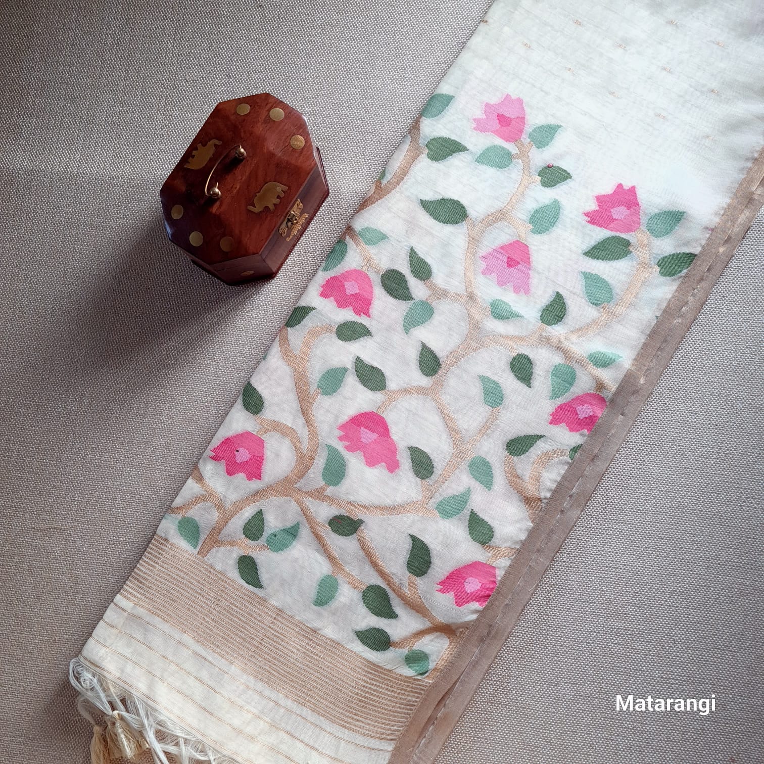 Matarangi Cream Jamdani Silk Cotton Saree Matarangi Cream Jamdani Silk Cotton Saree