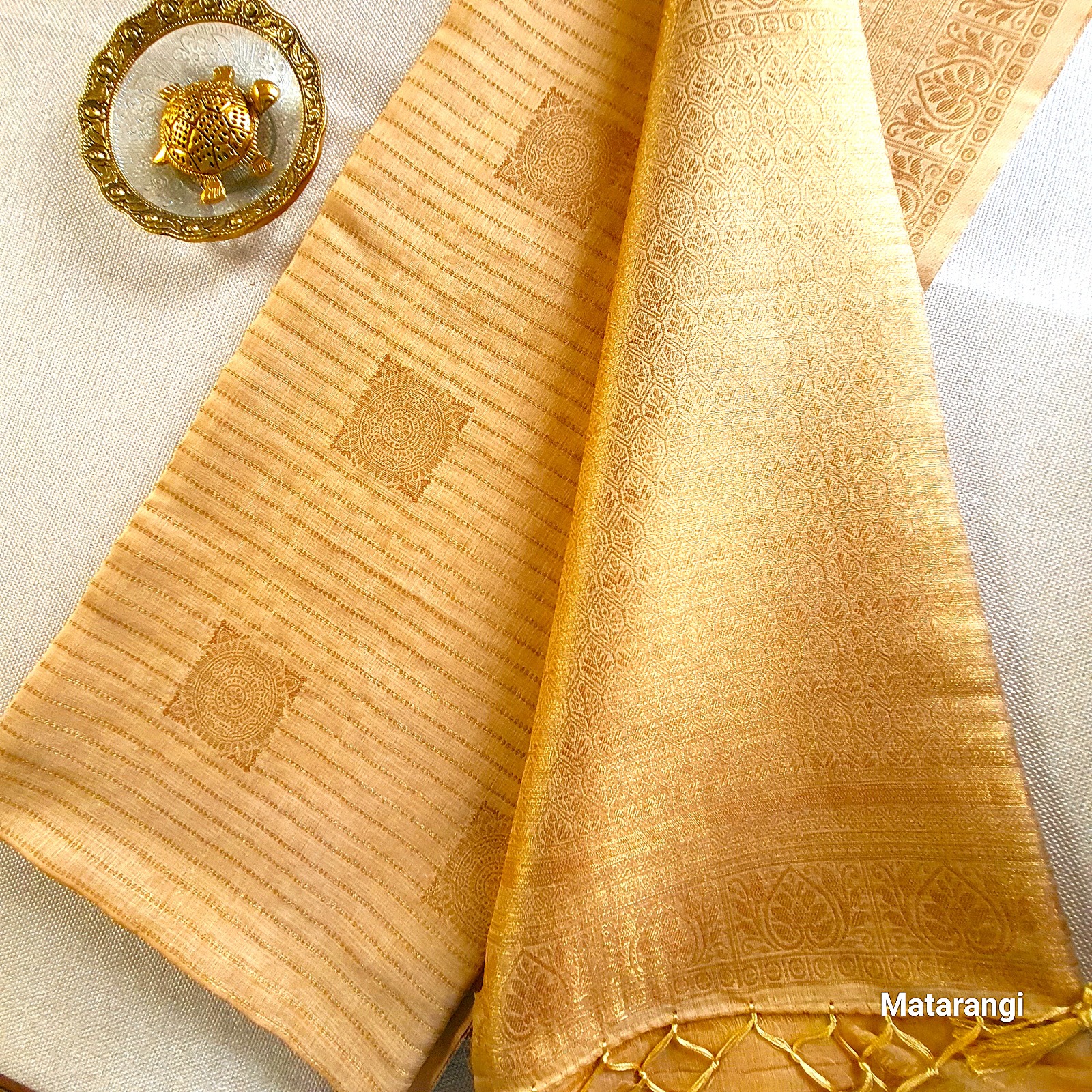Beige Gold Zari Woven Saree Beige Gold Zari Woven Saree