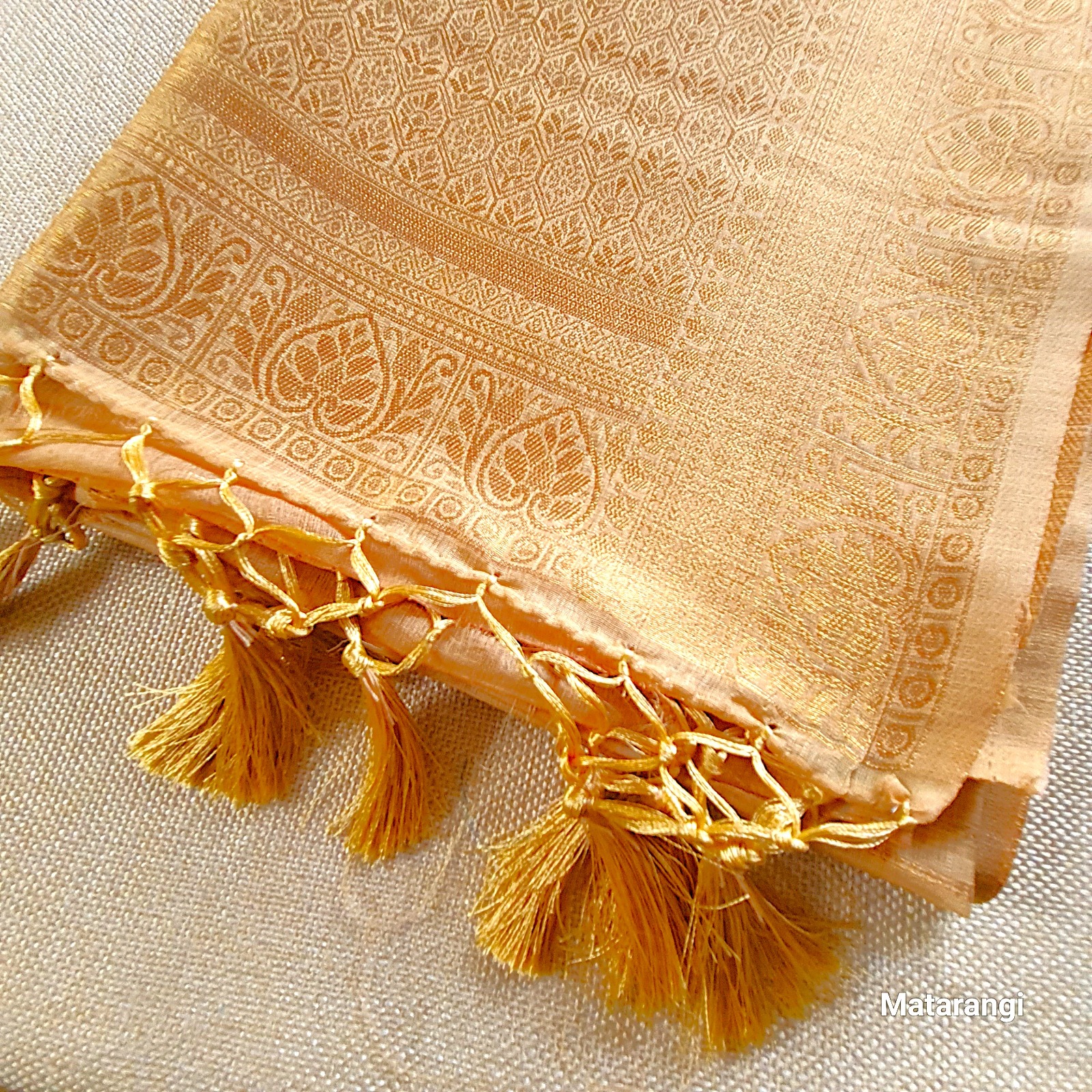 Beige Gold Zari Woven Saree Beige Gold Zari Woven Saree