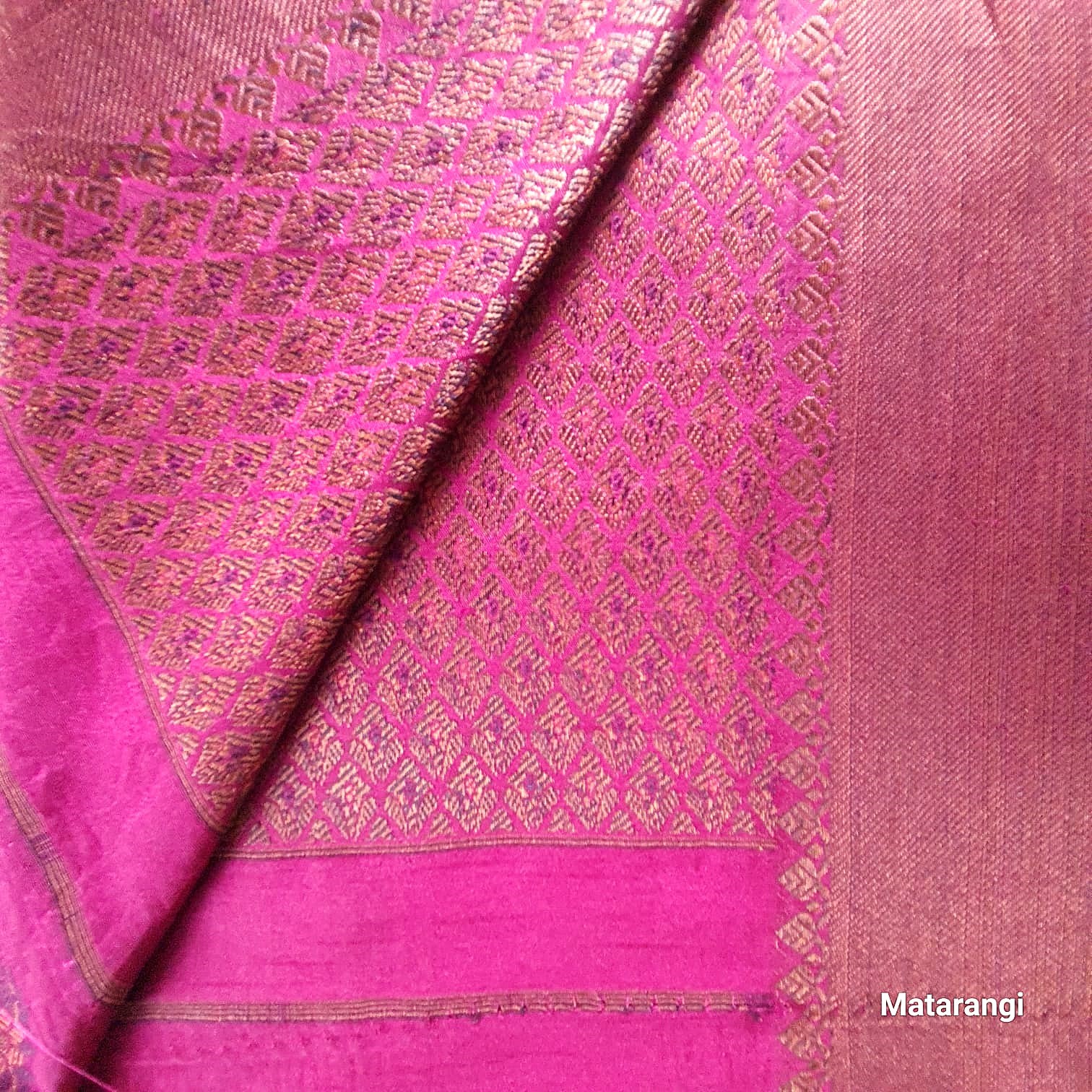 Grape Vine Dola Silk Woven Saree Grape Vine Dola Silk Woven Saree