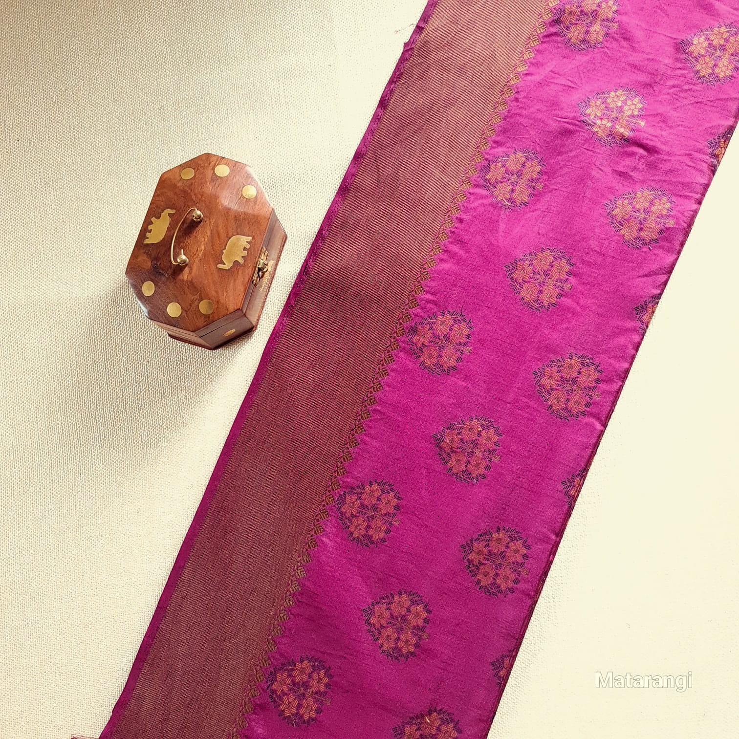 Grape Vine Dola Silk Woven Saree Grape Vine Dola Silk Woven Saree