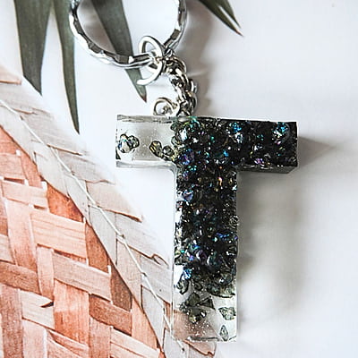 'T' IMPERFECTO MANIA LETTER KEYCHAIN