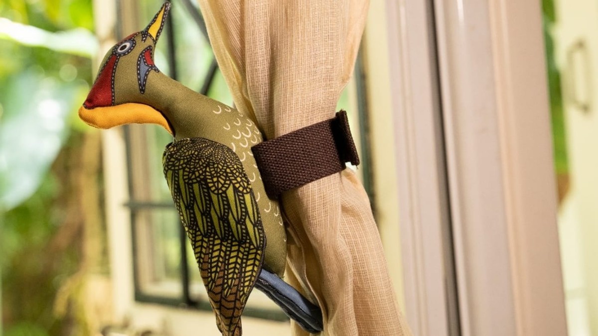 Lesser Yellow Naped Woodpecker Curtain Holder Lesser Yellow Naped Woodpecker Curtain Holder