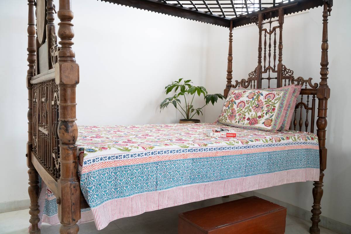 Floral Maze - Bedsheet Floral Maze - Bedsheet