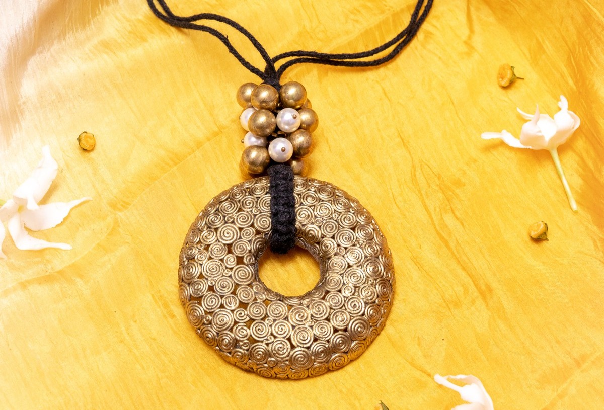Black Gold Tone Big Pendant Necklace With Beads Black Gold Tone Big Pendant Necklace With Beads