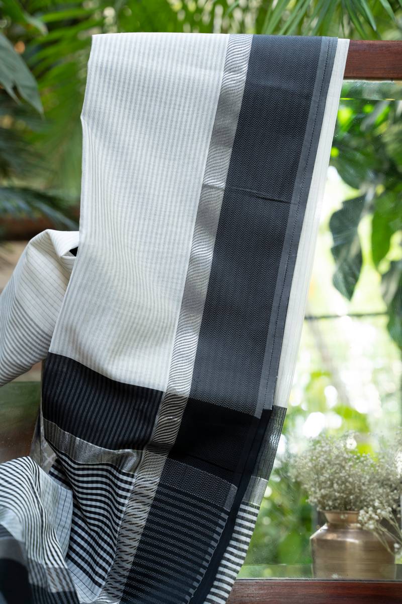 Maheshwari Saree - White And Black Maheshwari Saree - White And Black