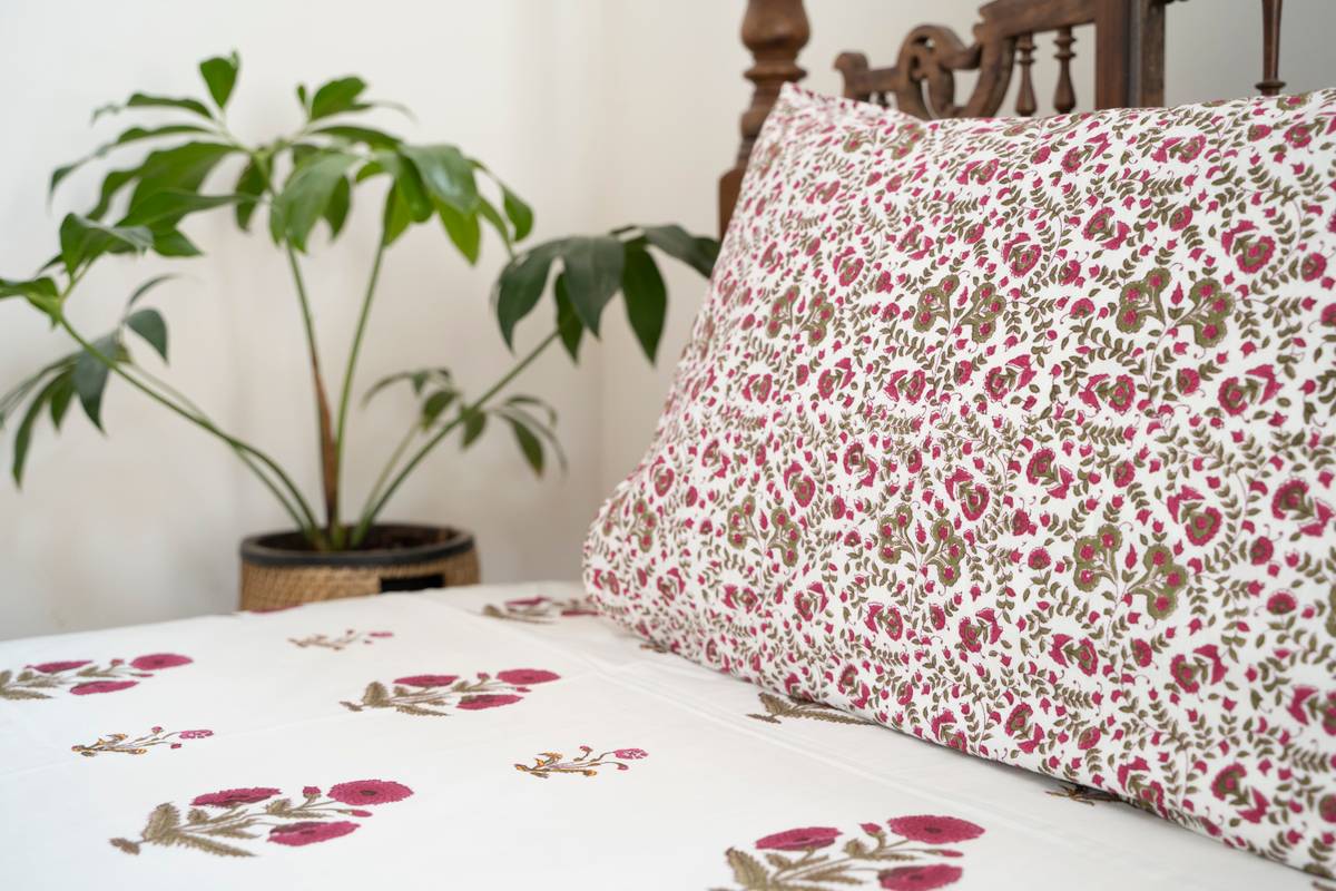 A Scarlet Story - Bedsheet A Scarlet Story - Bedsheet