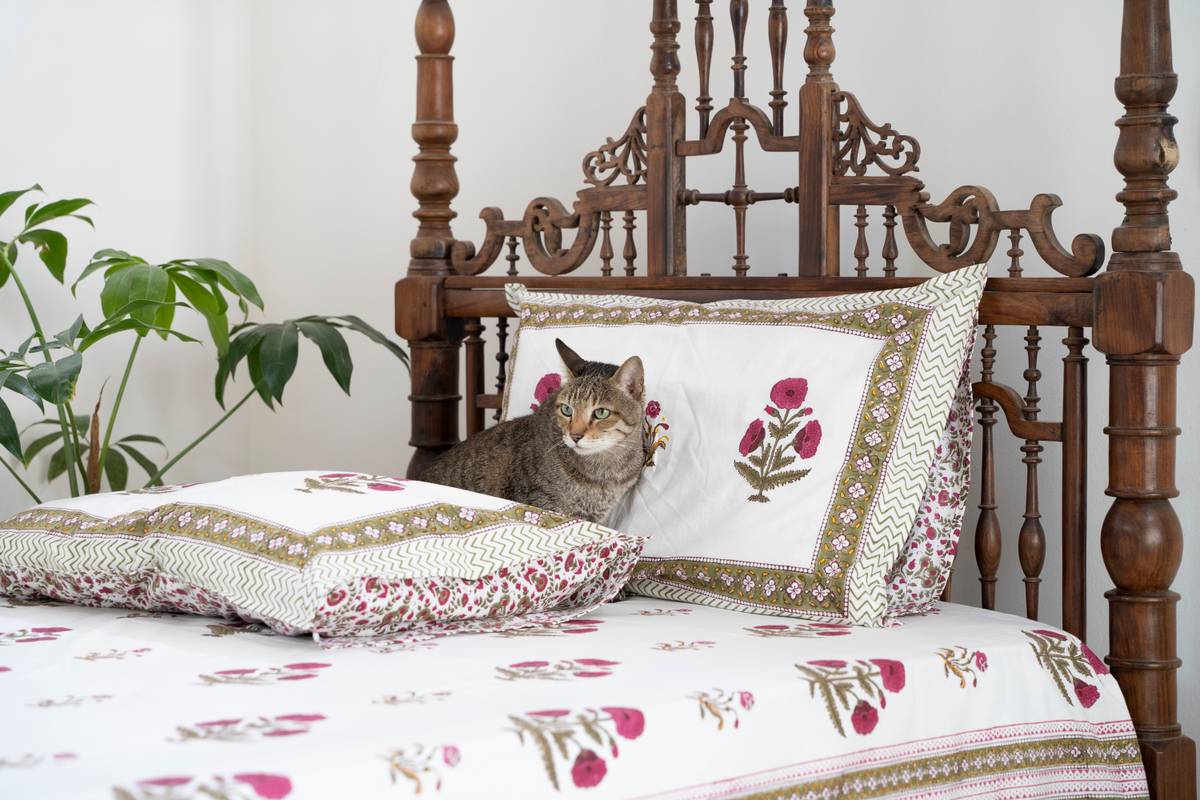 A Scarlet Story - Bedsheet A Scarlet Story - Bedsheet