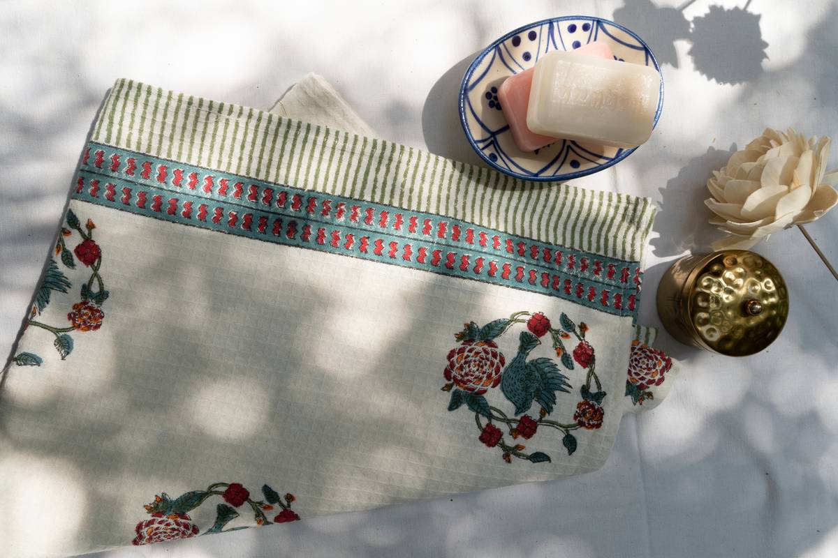 Birds In A Garden - Towel
