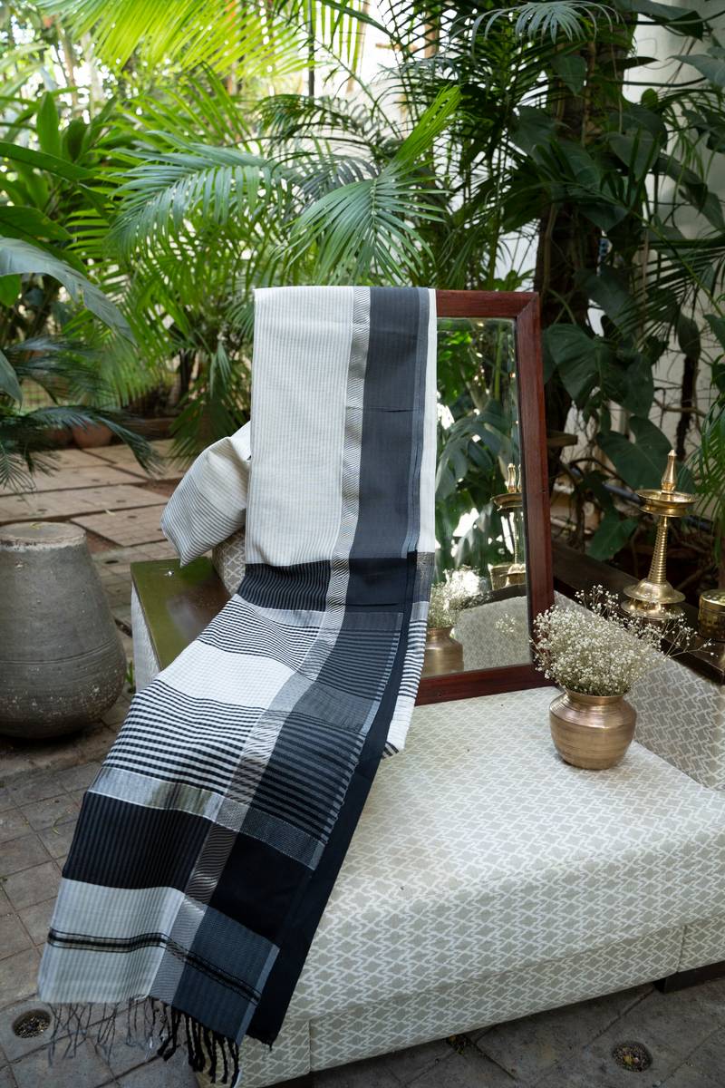 Maheshwari Saree - White And Black Maheshwari Saree - White And Black