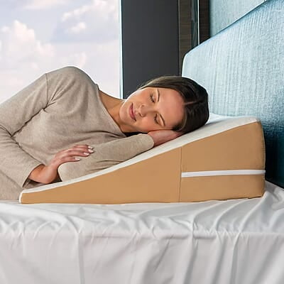 Compact Wedge Pillow