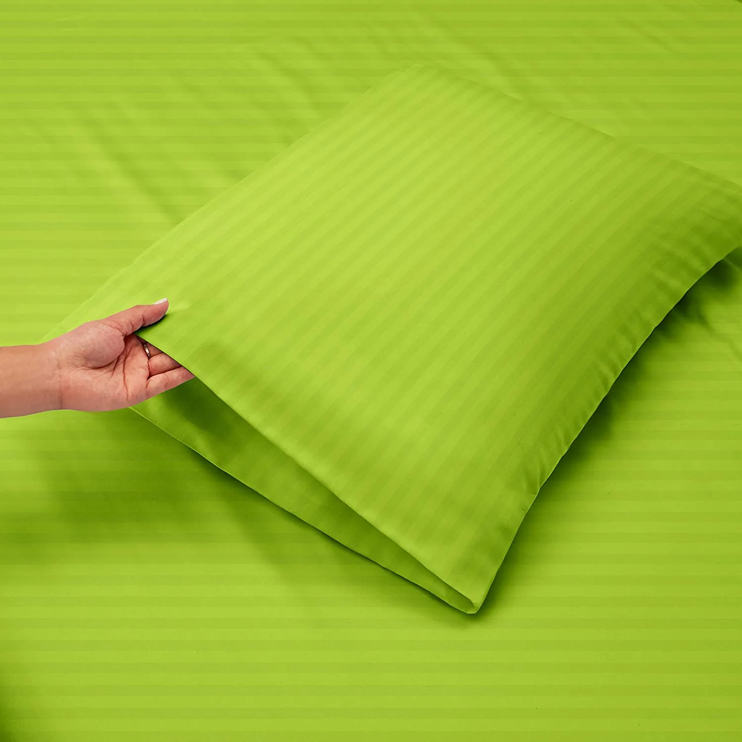 Sofrito Bedsheet (Fitted) Glace Cotton 300 TC - Striped - Parrot Green Sofrito Bedsheet (Fitted) Glace Cotton 300 TC - Striped - Parrot Green