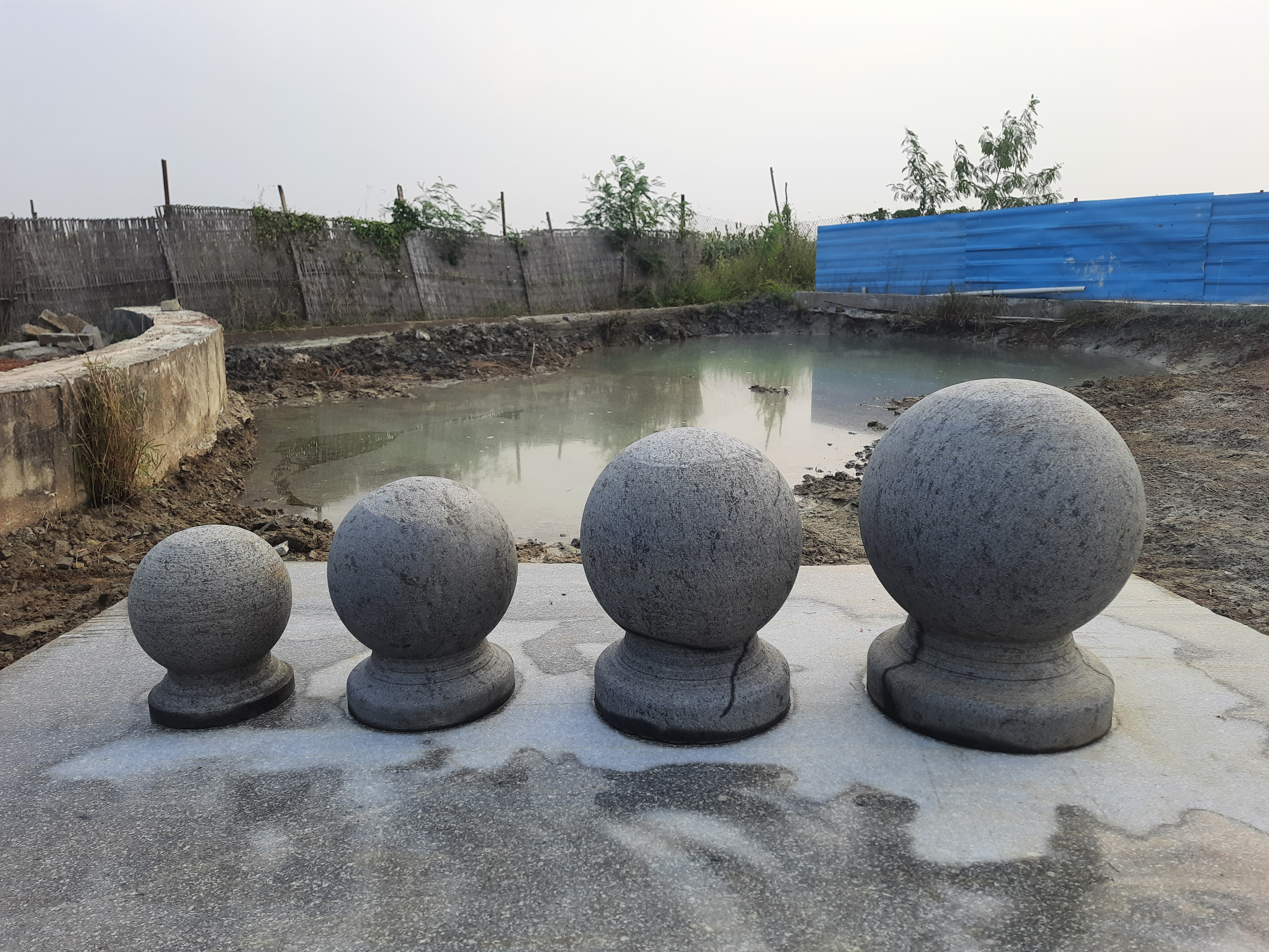 Ribbed Sphyrical fountain