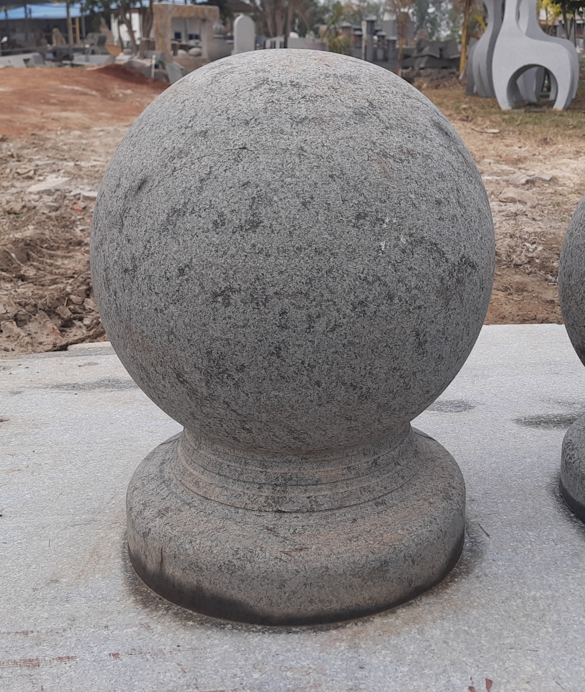 Ribbed Sphyrical fountain