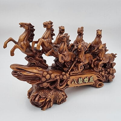 Vastu 8 Horse