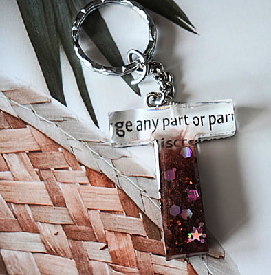 'T' EXPRESSION LETTER KEYCHAIN
