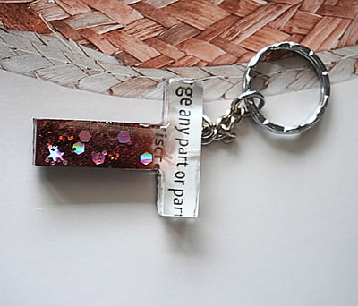 'T' EXPRESSION LETTER KEYCHAIN