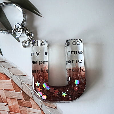 'U' EPISTOLARIAN LETTER KEYCHAIN