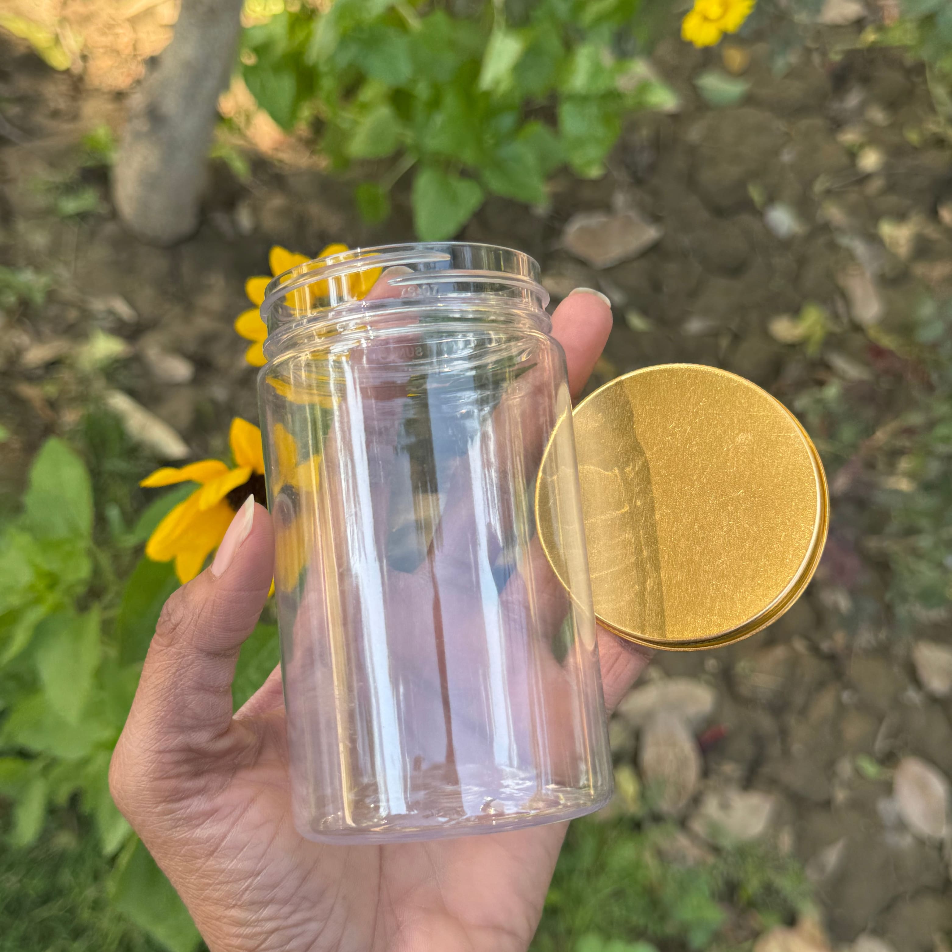 350ml Round PET Jar + 63mm Aluminium Gold Cap 350ml Round PET Jar + 63mm Aluminium Gold Cap