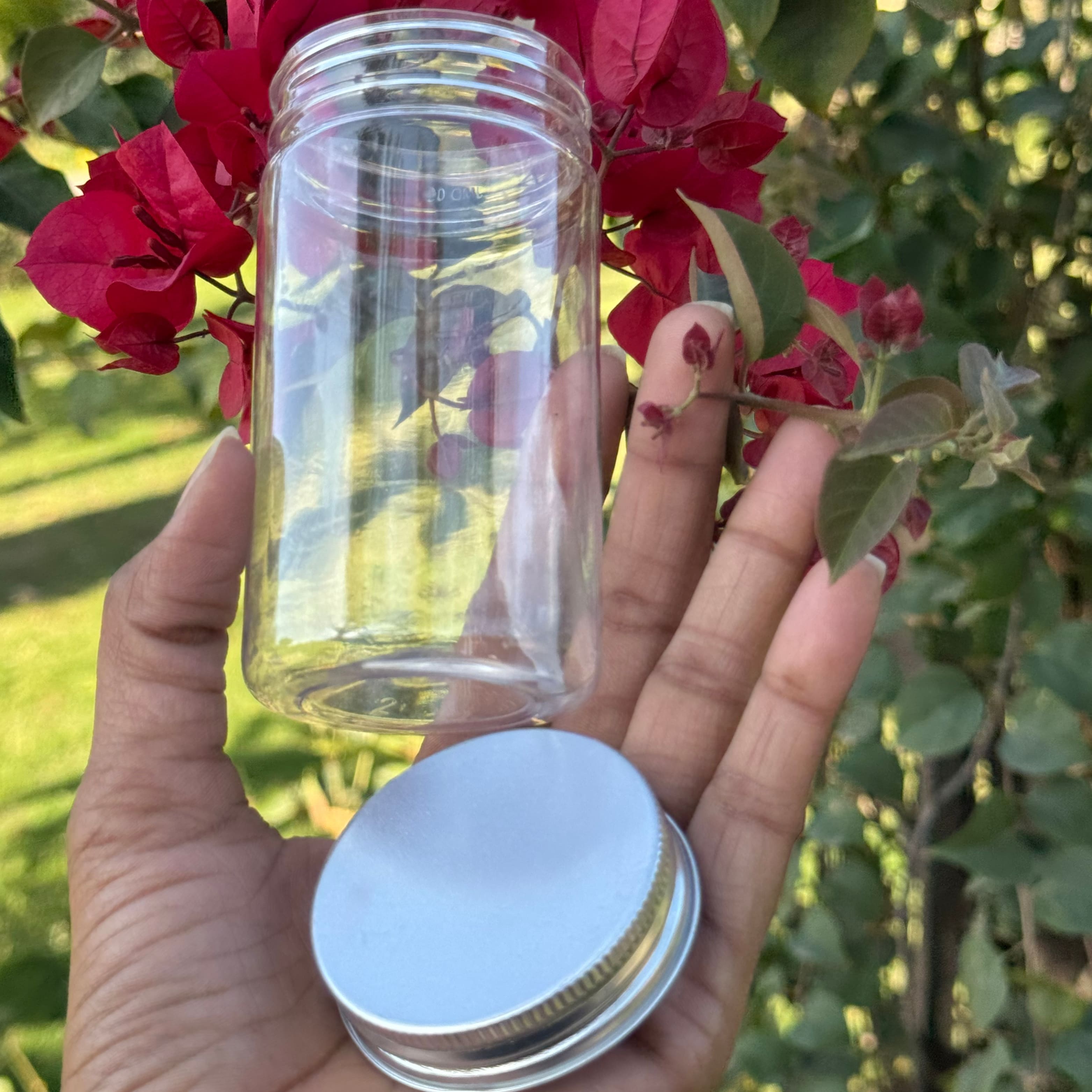 200ml Round PET Jar + 53mm Aluminium SILVER Cap 200ml Round PET Jar + 53mm Aluminium SILVER Cap