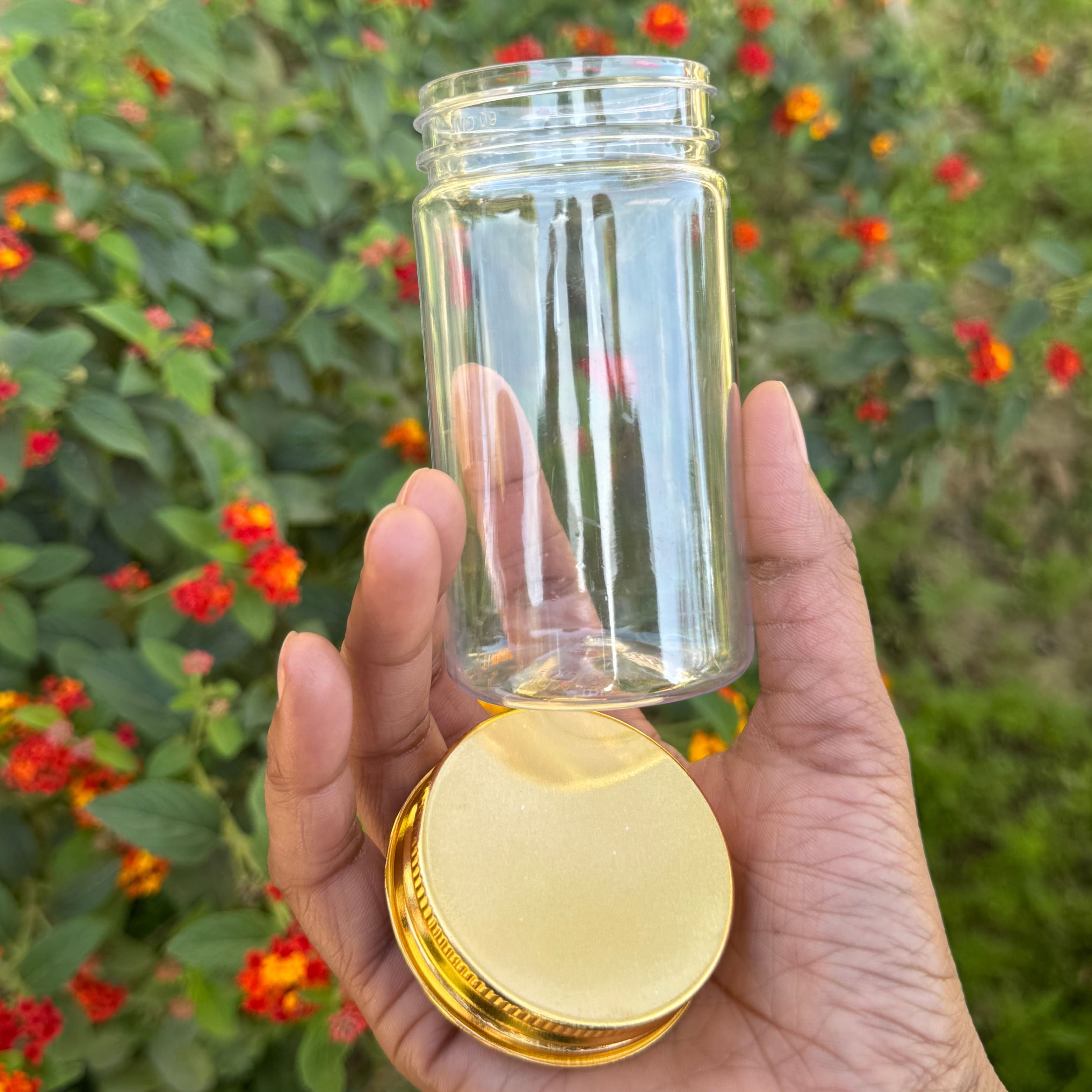200ml Round PET Jar + 53mm Aluminium Gold Cap