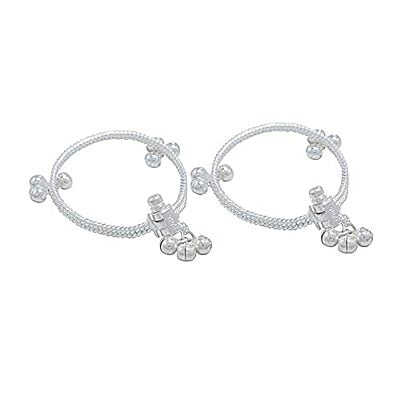 silver gift set for baby(Hip Chain/Arunaal, Anklet/Kolusu, Bindhi/Pottu Kit, Feeder/Paladai) silver gift set for baby(Hip Chain/Arunaal, Anklet/Kolusu, Bindhi/Pottu Kit, Feeder/Paladai)