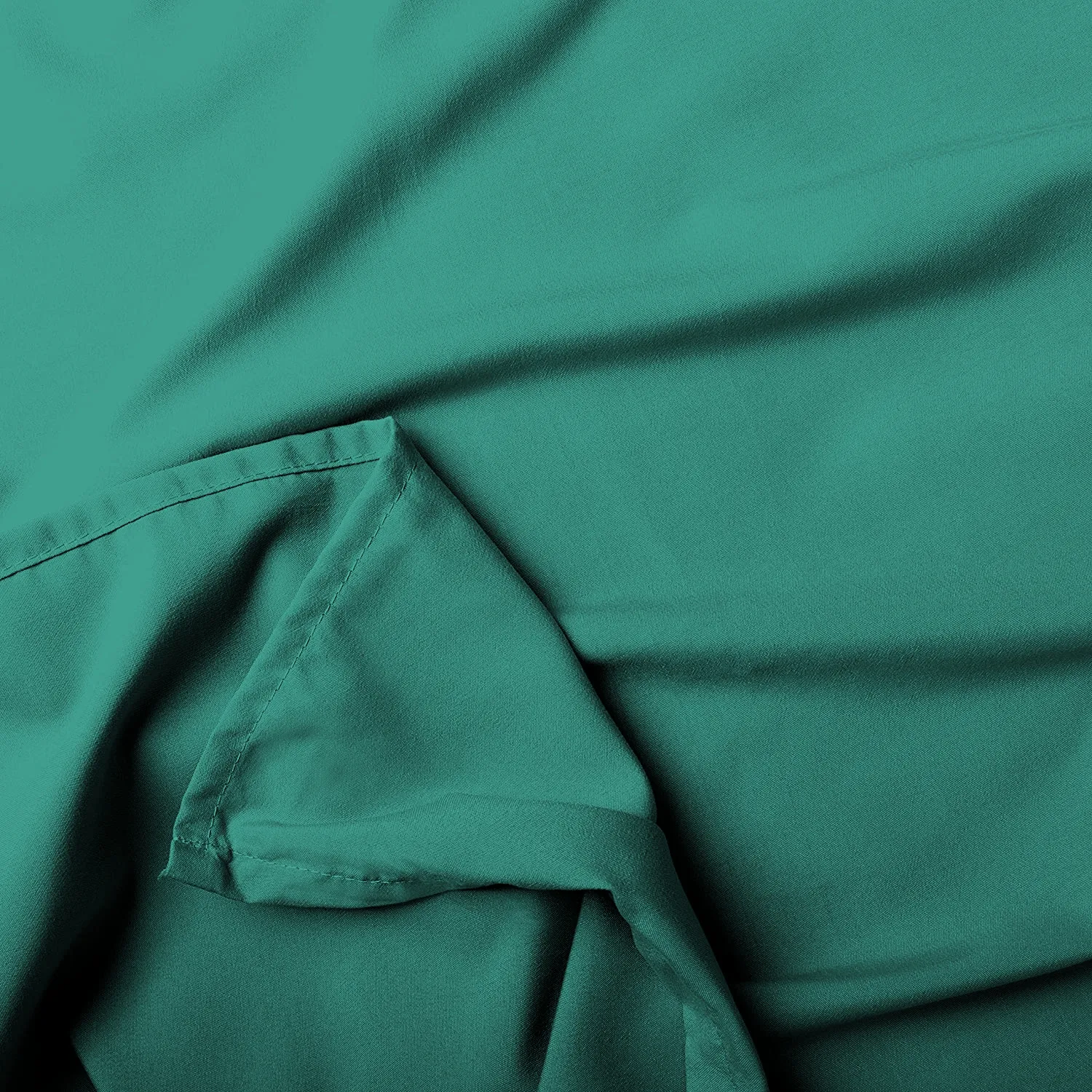 Sofrito Bedsheet Glace Cotton 300 TC - Plain - Emerald Green Sofrito Bedsheet Glace Cotton 300 TC - Plain - Emerald Green