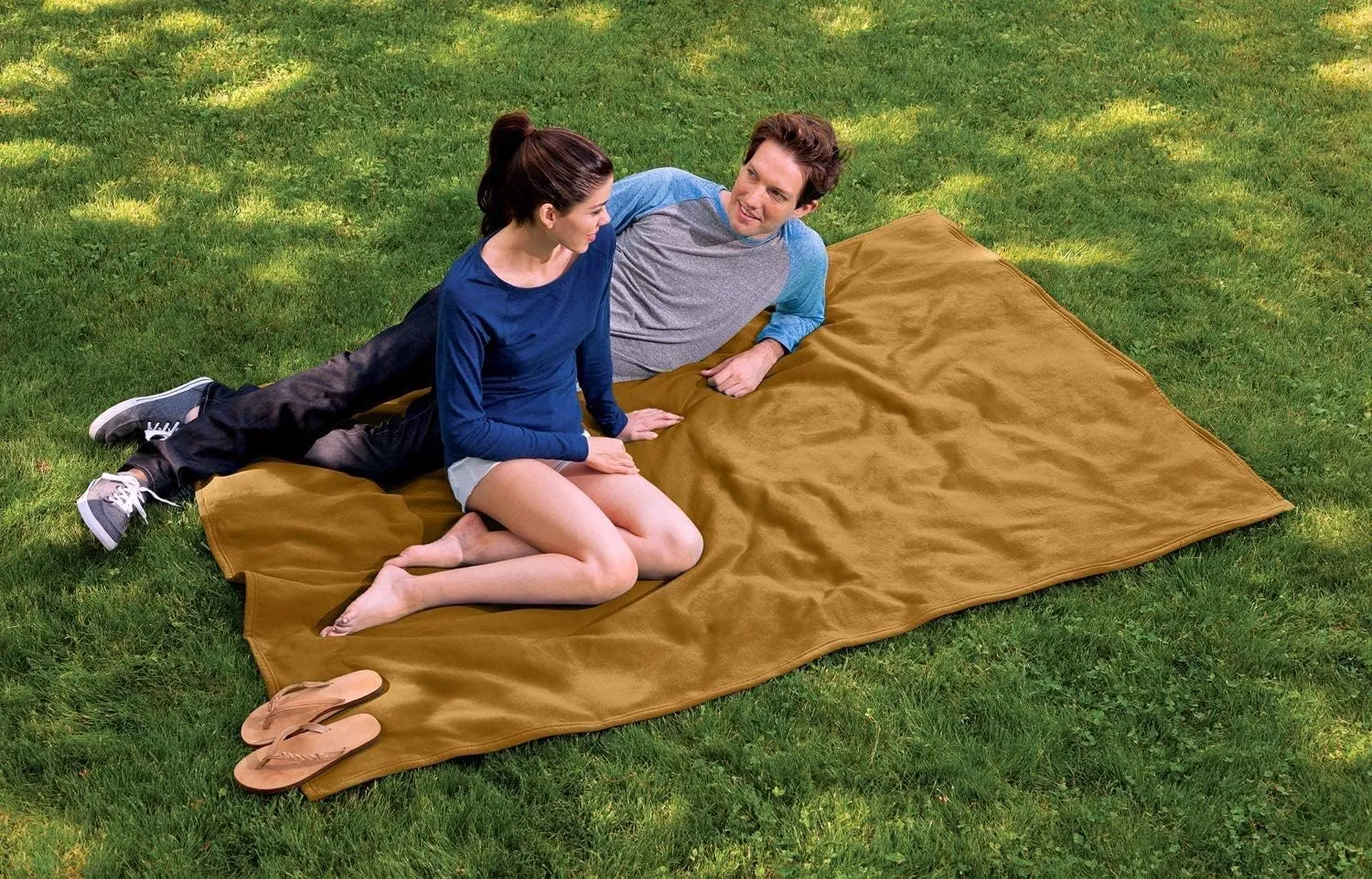 Fleece Blanket – Camel | Lightweight & Travel-Friendly | Budget-Friendly | Basic Quality Fleece Blanket – Camel | Lightweight & Travel-Friendly | Budget-Friendly | Basic Quality