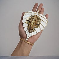 Mini Enamel Leaf Ganesh White color Aluminium Idol