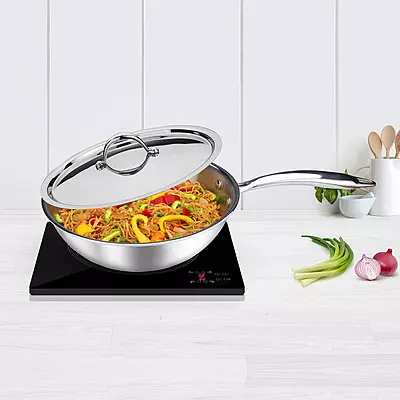 Signora Ware Artista Tri- Play Wok Pan With Lid 1800 ML (20 CM) Signora Ware Artista Tri- Play Wok Pan With Lid 1800 ML (20 CM)