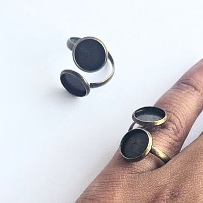 Double Bezel Finger Ring