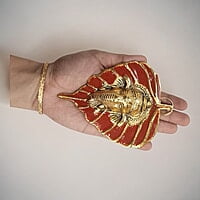Mini Enamel Leaf Ganesh Red color Aluminium Idol