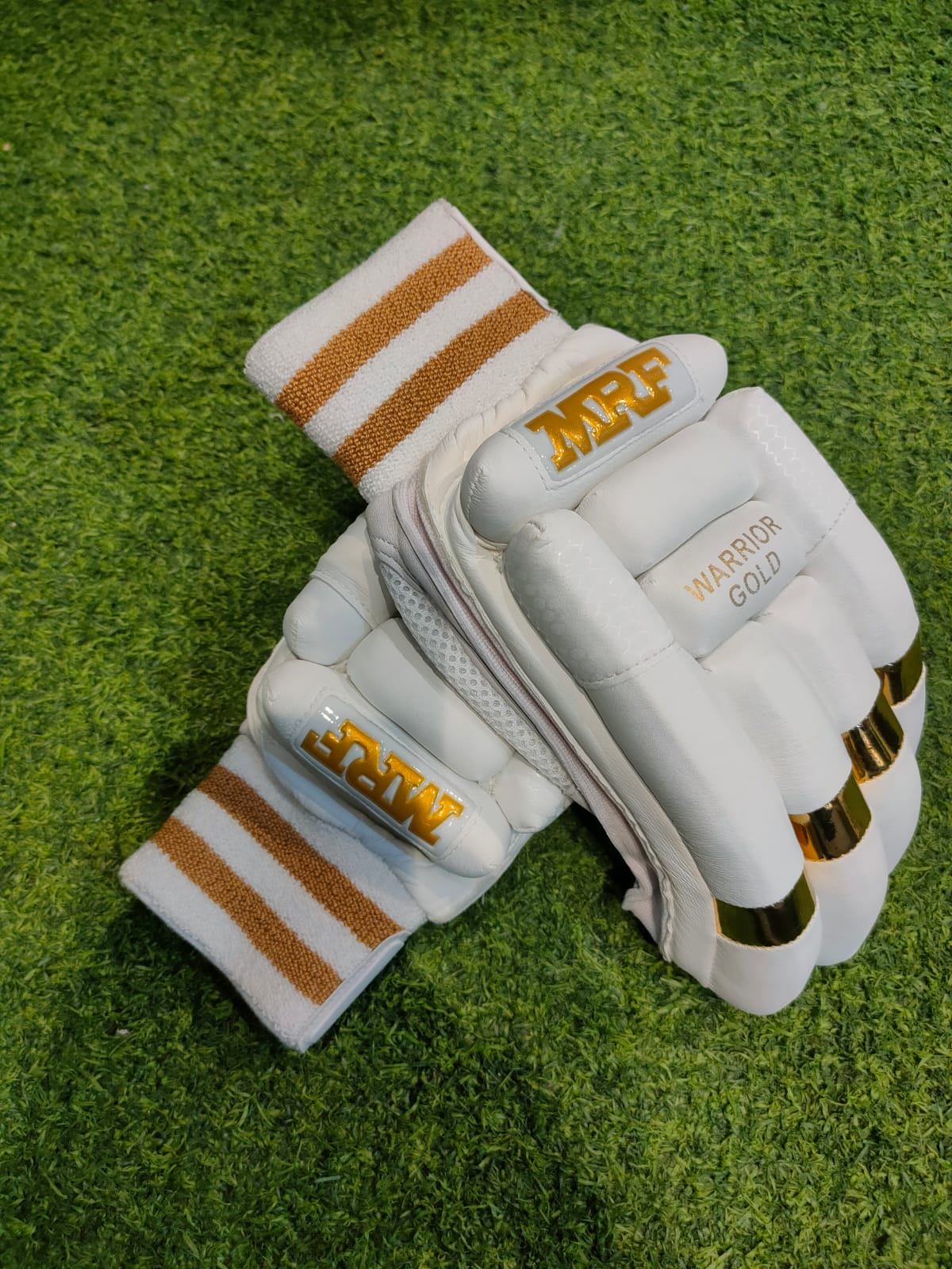 CRICKET BATTING GLOVES MRF