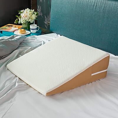 Compact Wedge Pillow