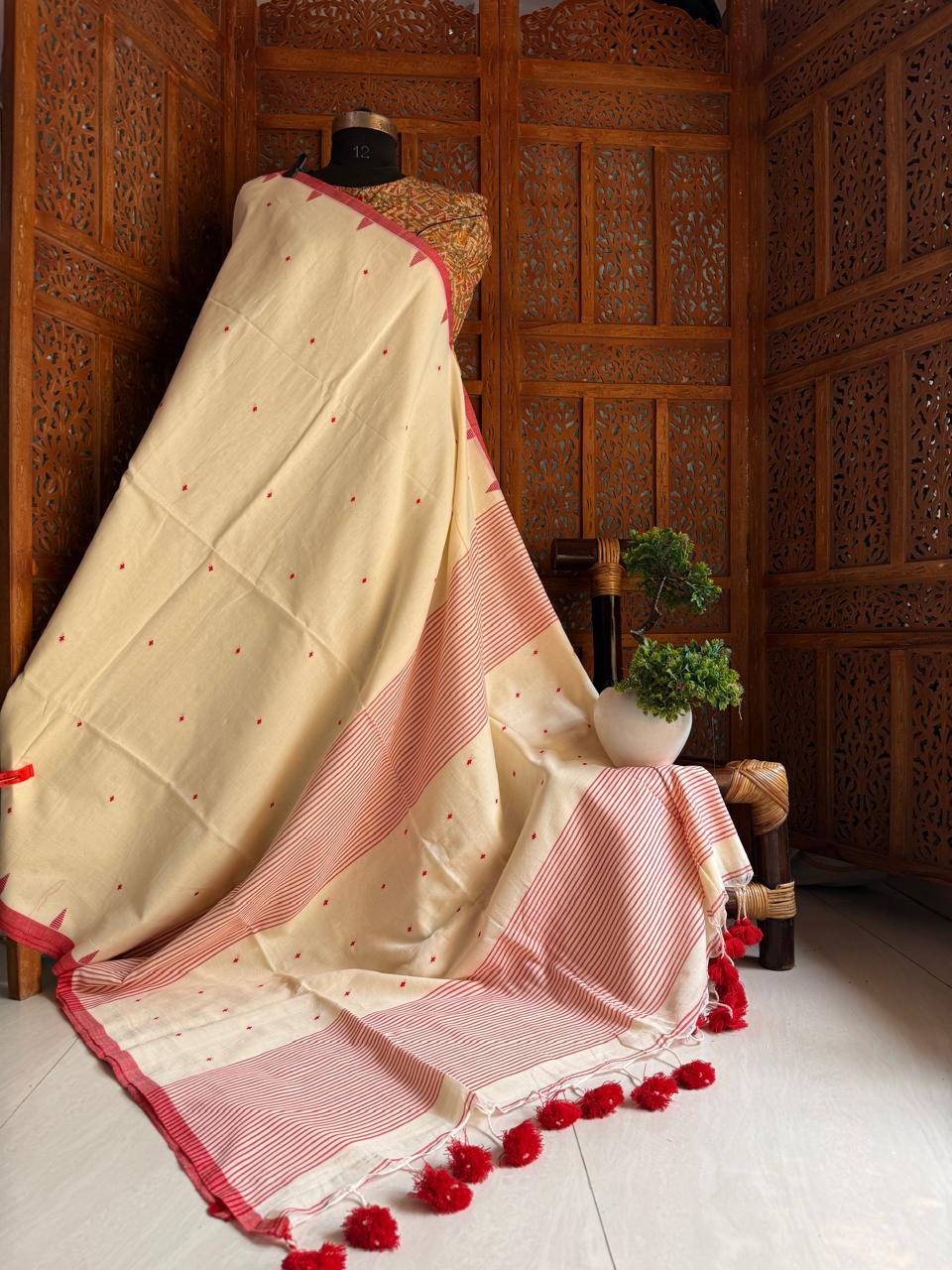 Unnimaya - ഉണ്ണിമായ ( Khadi cotton sarees )