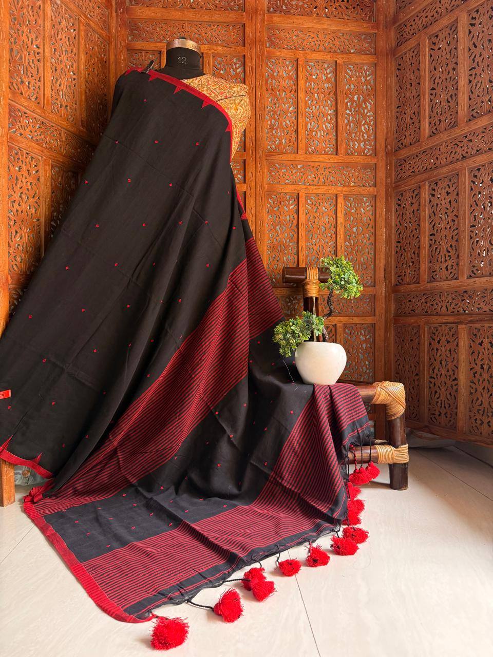 Nila - നില ( Khadi cotton sarees )