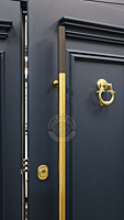 Elegant HDHMR Moulded Door with PU Paint Finish Elegant HDHMR Moulded Door with PU Paint Finish
