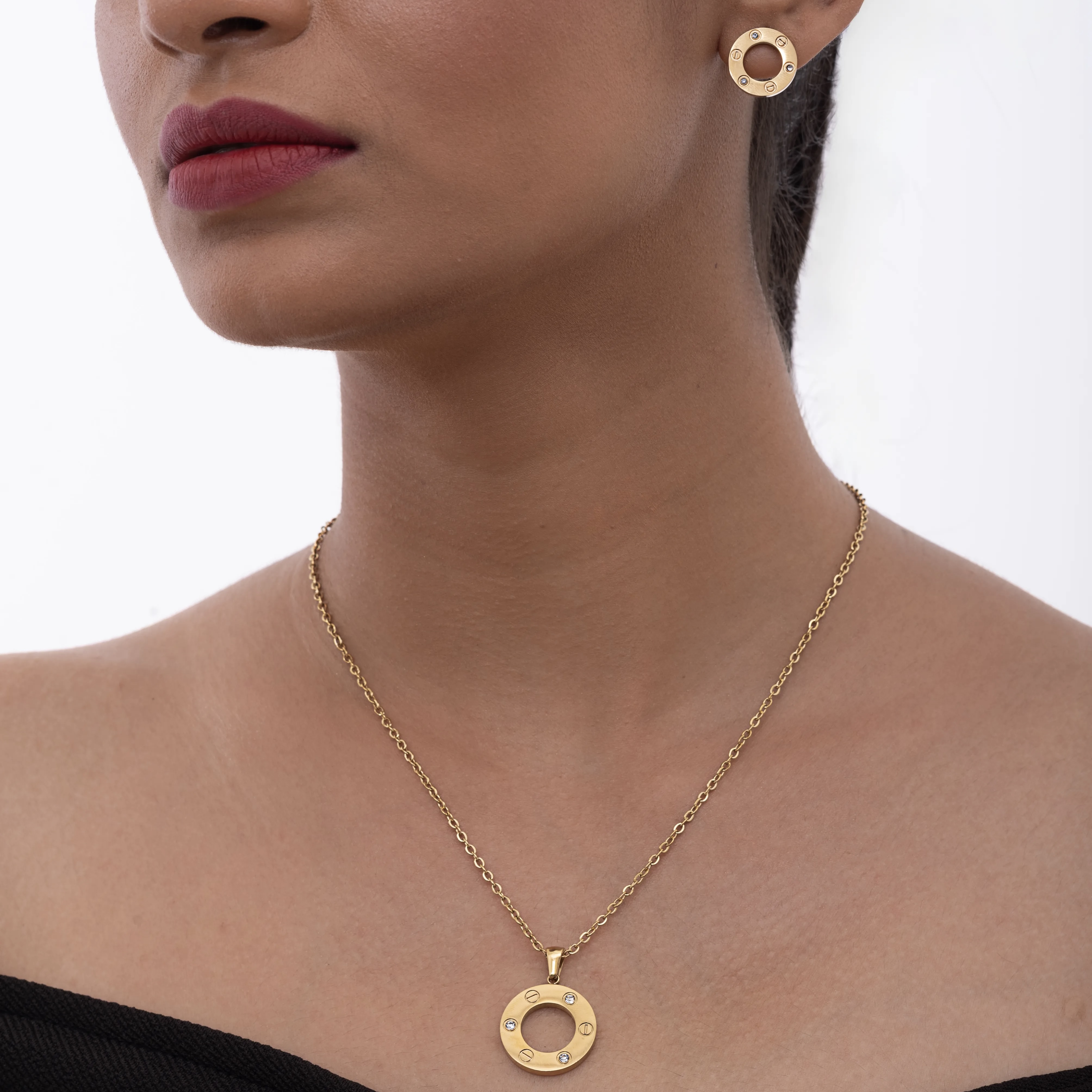 The Signature Circle set