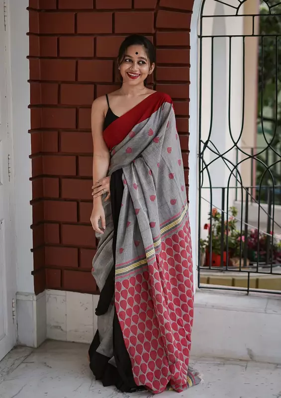 Ragnika ( Khadi cotton sarees )