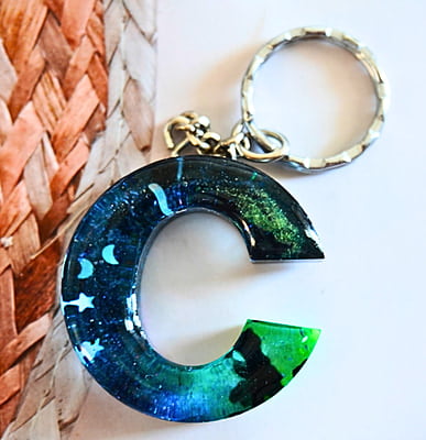 'C'ARORA INSPIRED LETTER KEYCHAIN9LKB00052)