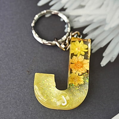 'J' OPTIMISTIC LETTER KEYCHAIN(LKB00039)