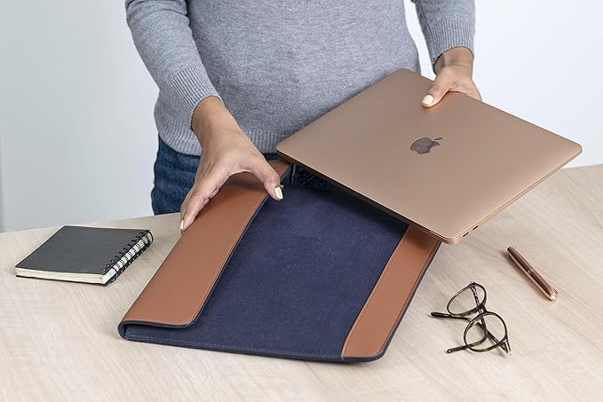 C-Oblique Lapido Laptop Seeve